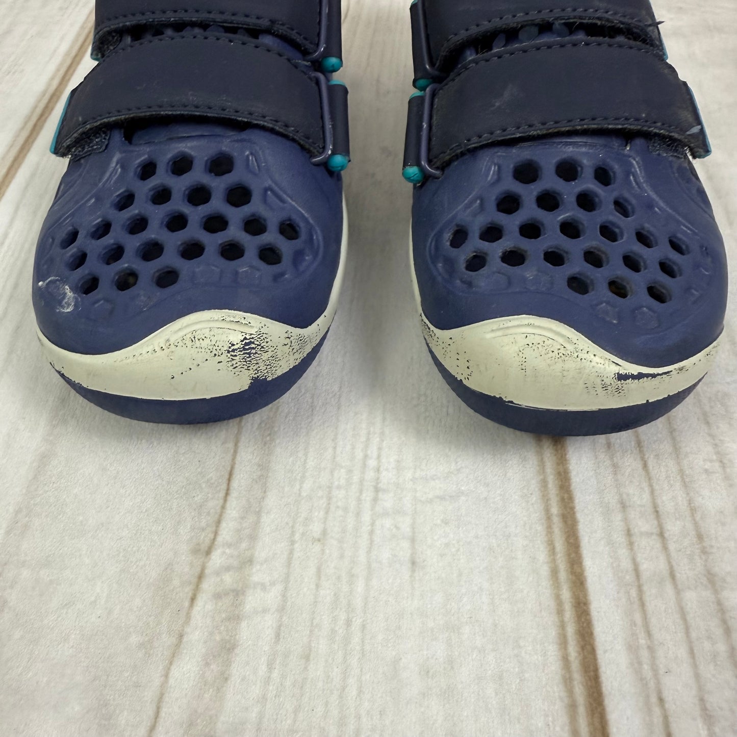 plae mimo water shoes 12C