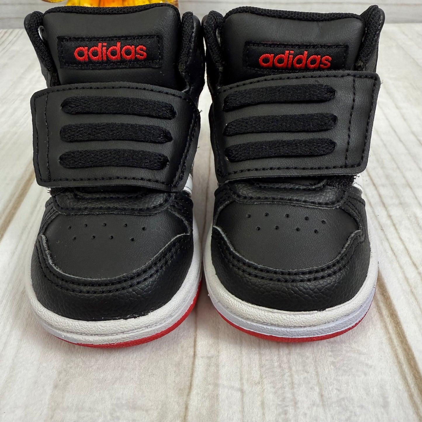 adidas hoops mini 4C
