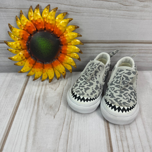 vans slip-on v shark shoes 4C