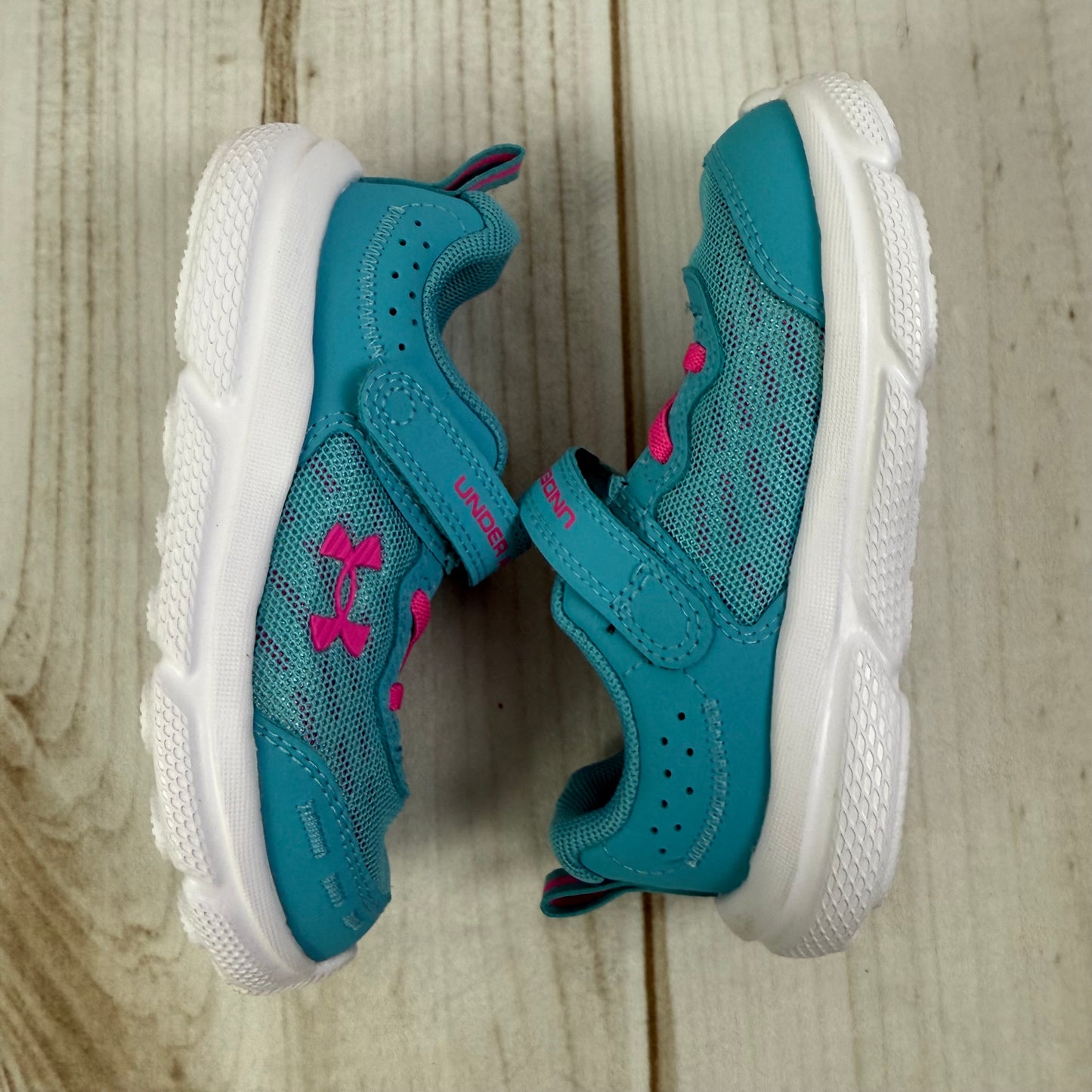 under armour assert 10 tennis shoes 8C