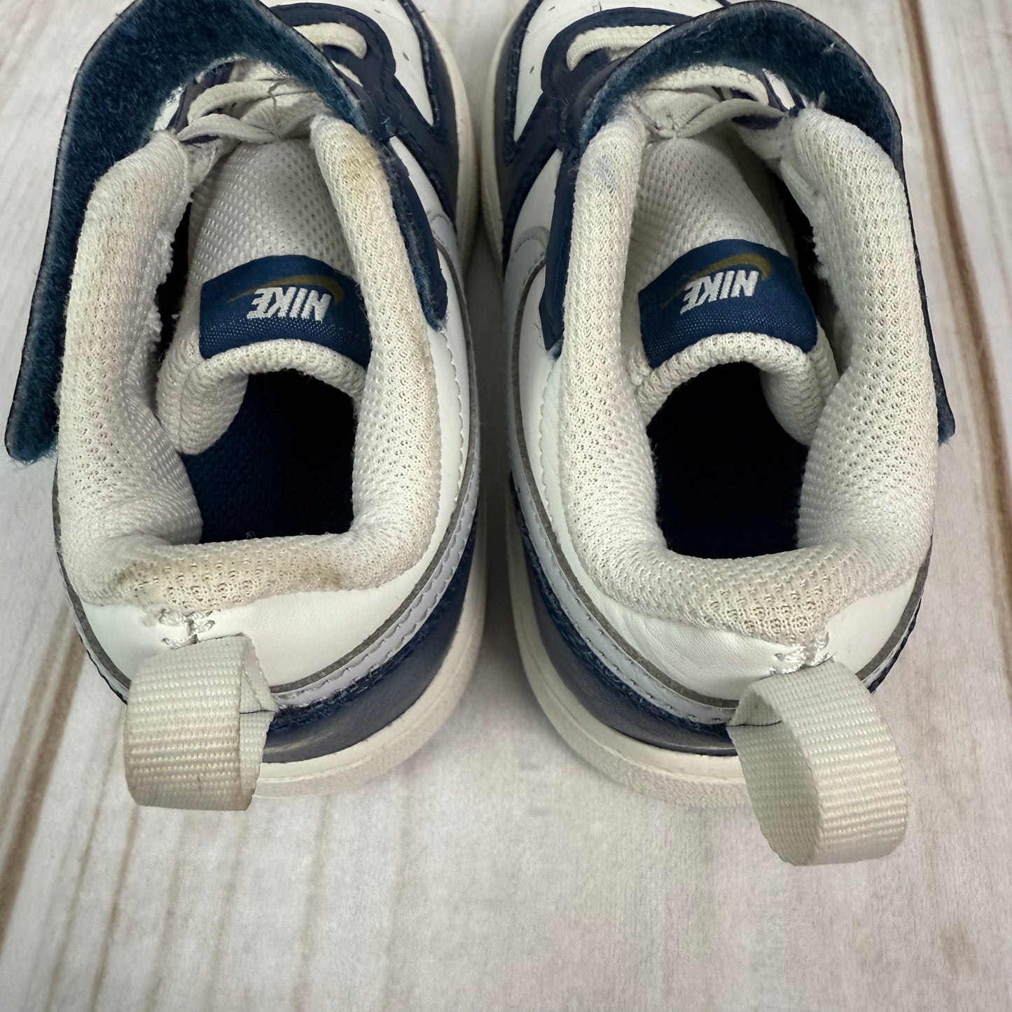 nike court borough low 9C