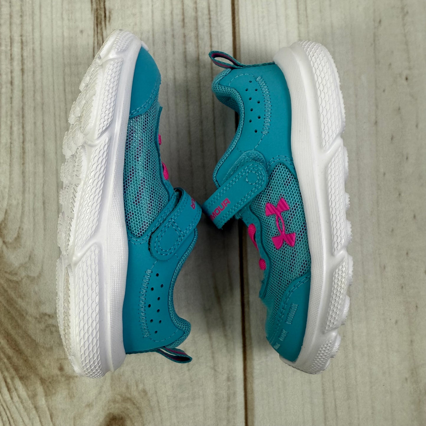 under armour assert 10 tennis shoes 8C