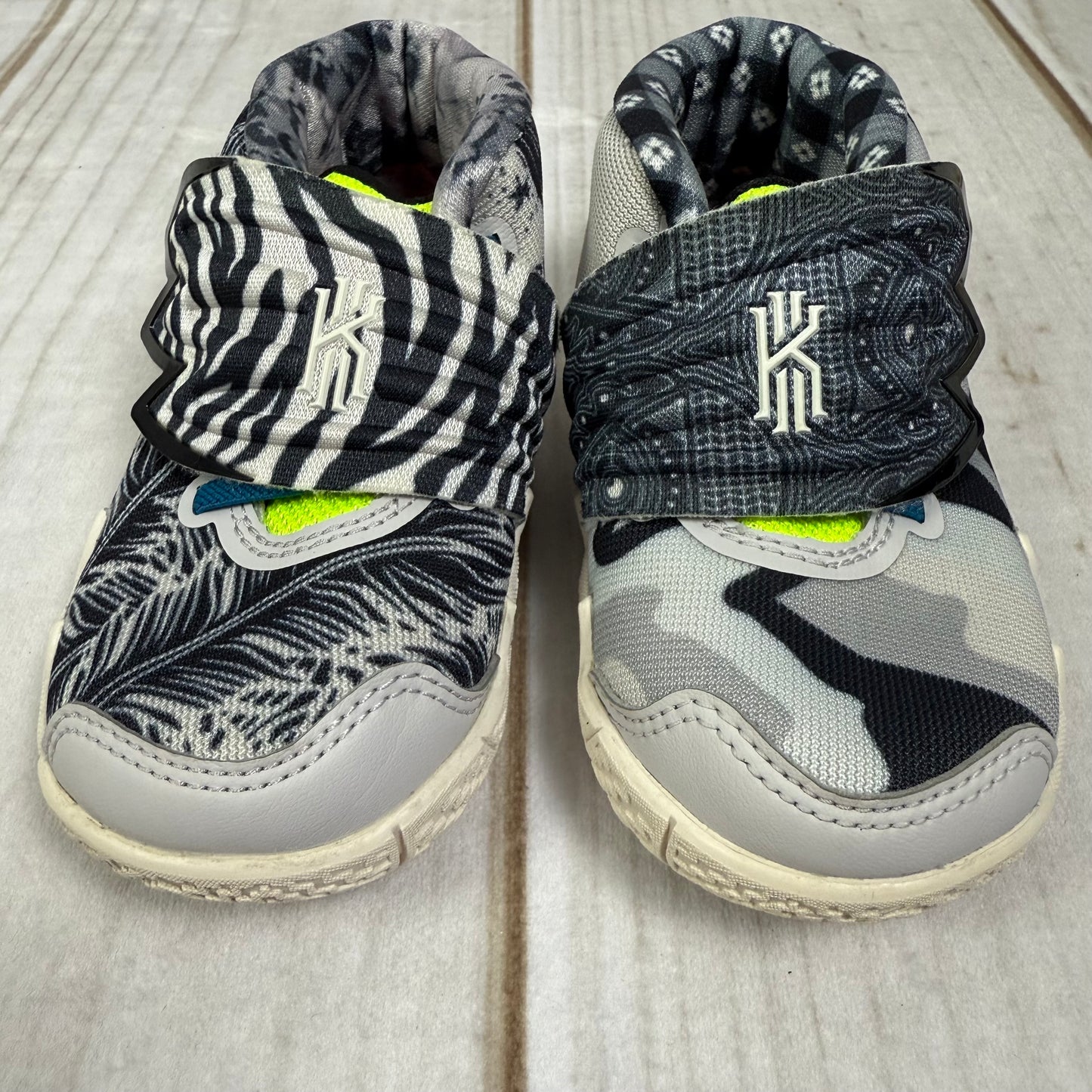 nike kybrid shoes 7C