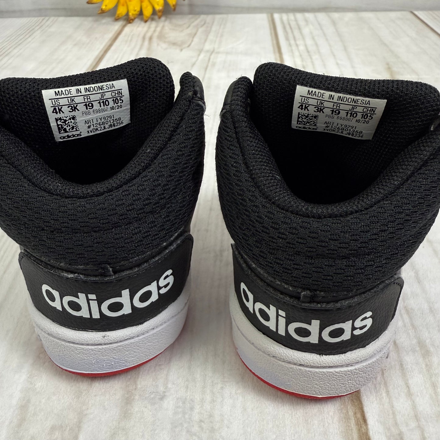 adidas hoops mini 4C