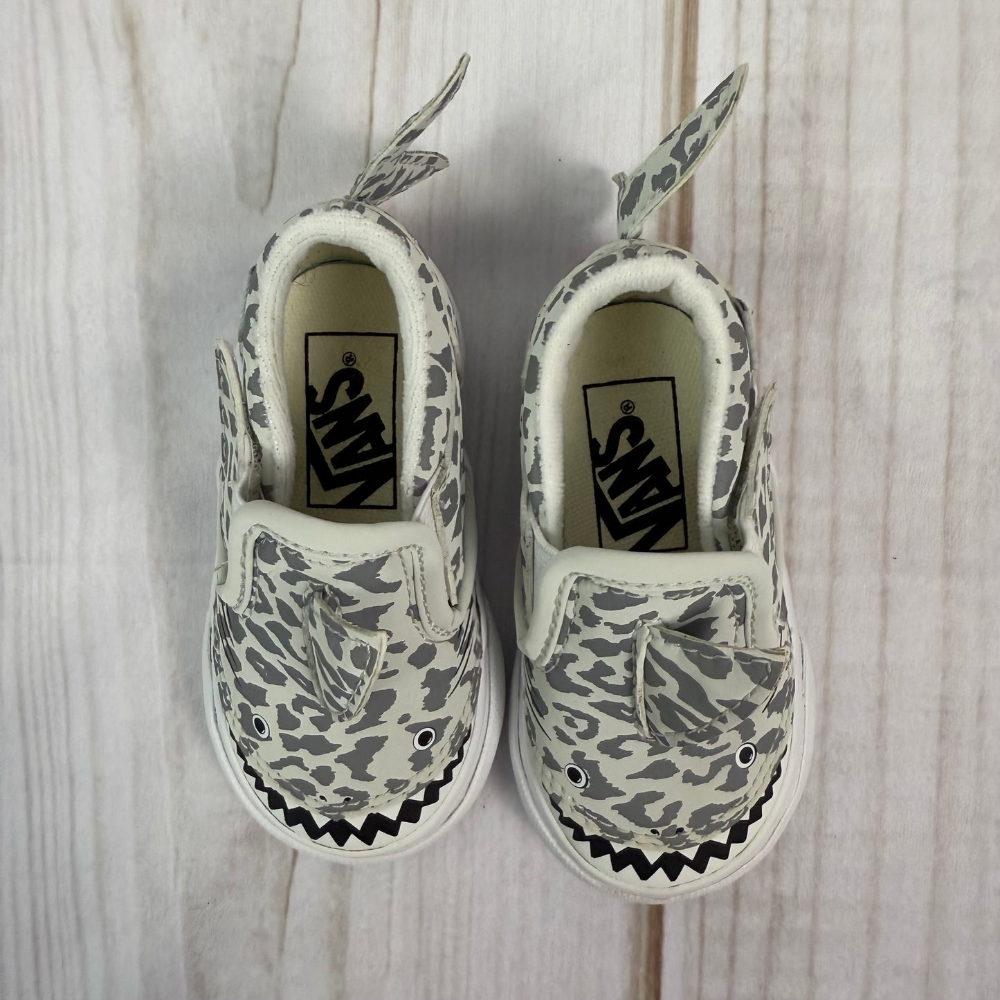 vans slip-on v shark shoes 4C