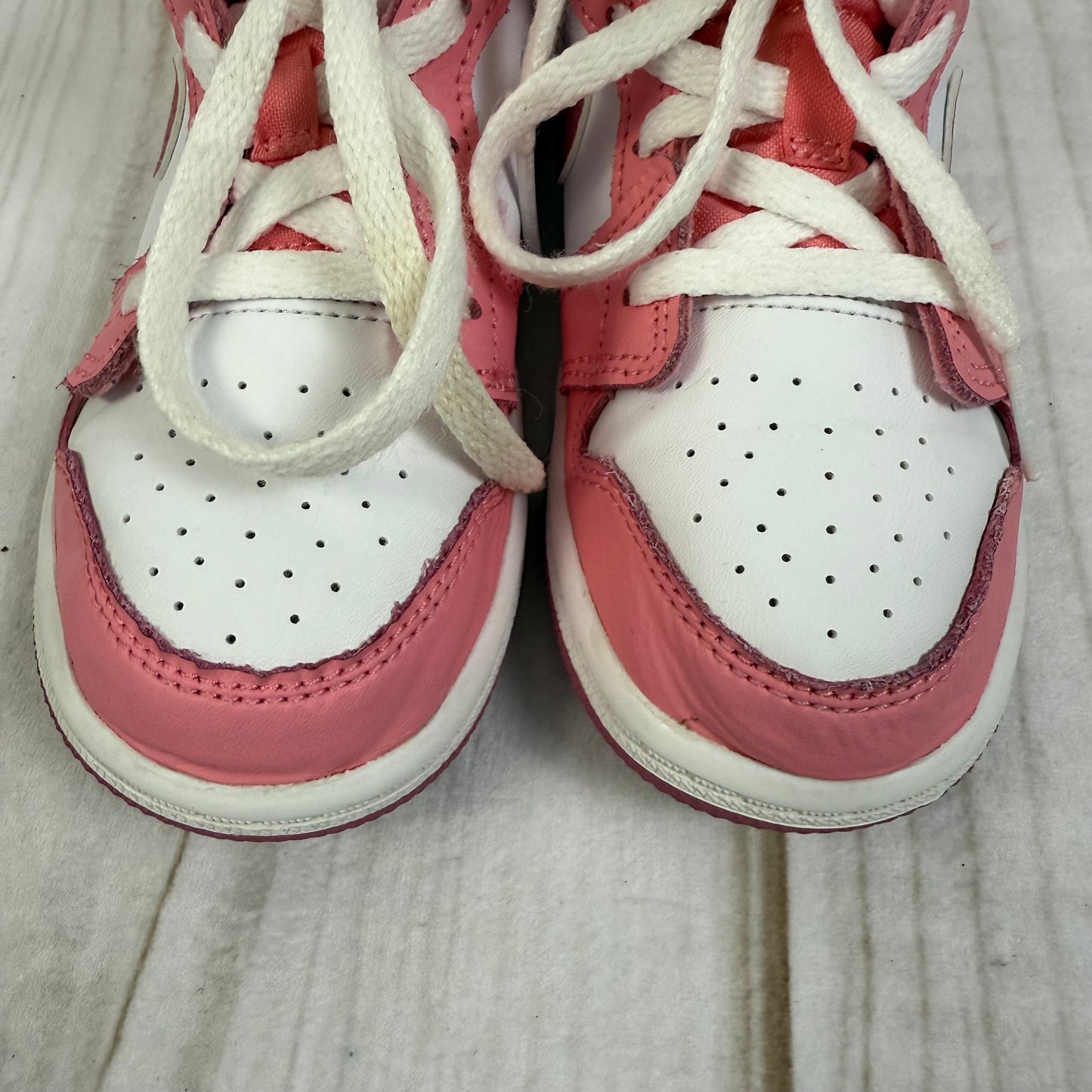 nike air jordan 1 retro mid valentine's day 9C
