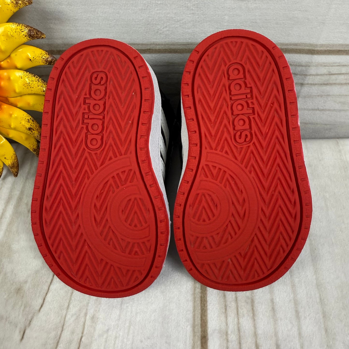 adidas hoops mini 4C