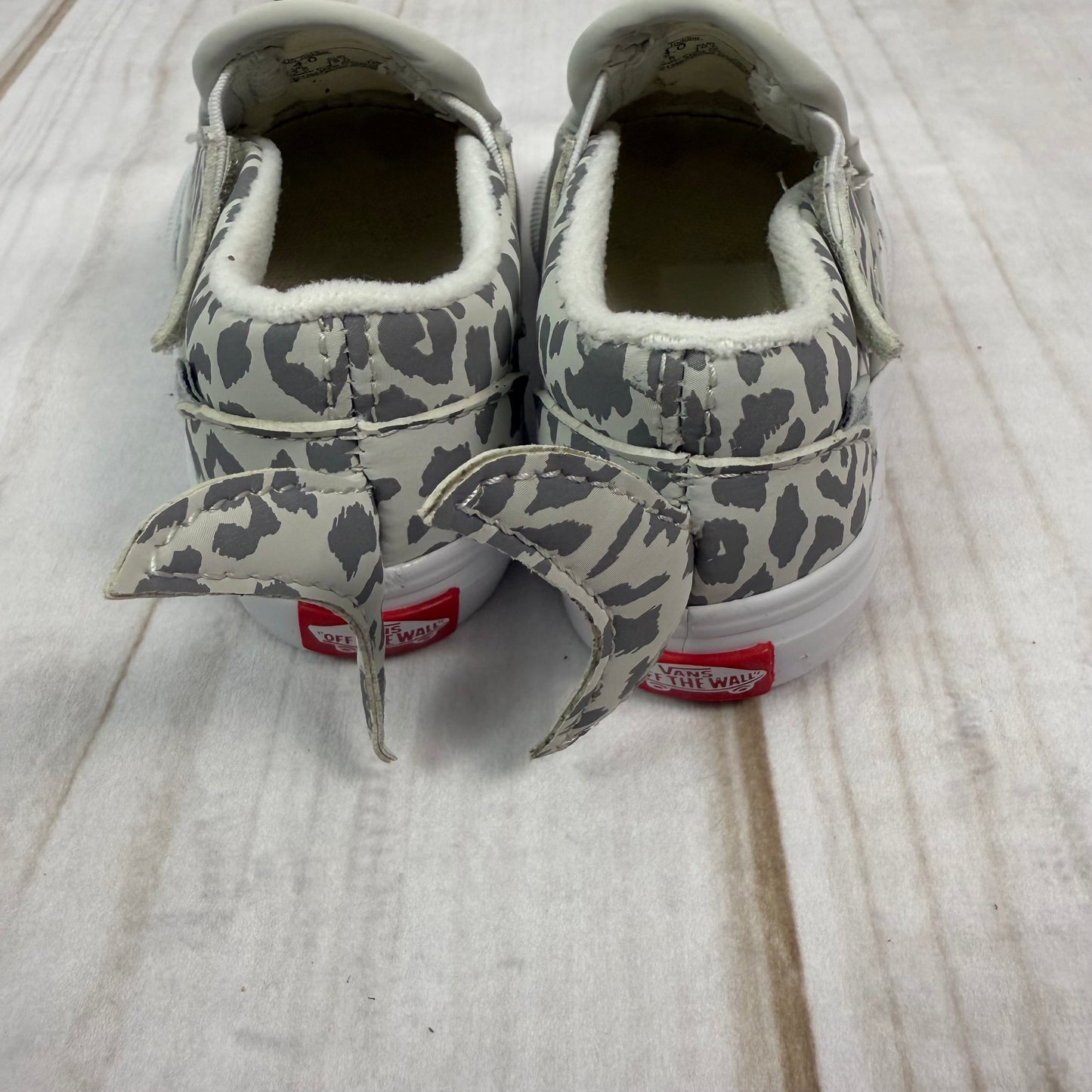 vans slip-on v shark shoes 4C