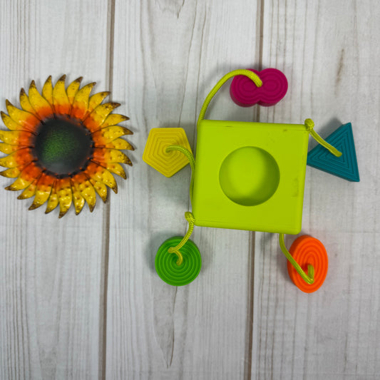 fat brain oombee cube sorting toy