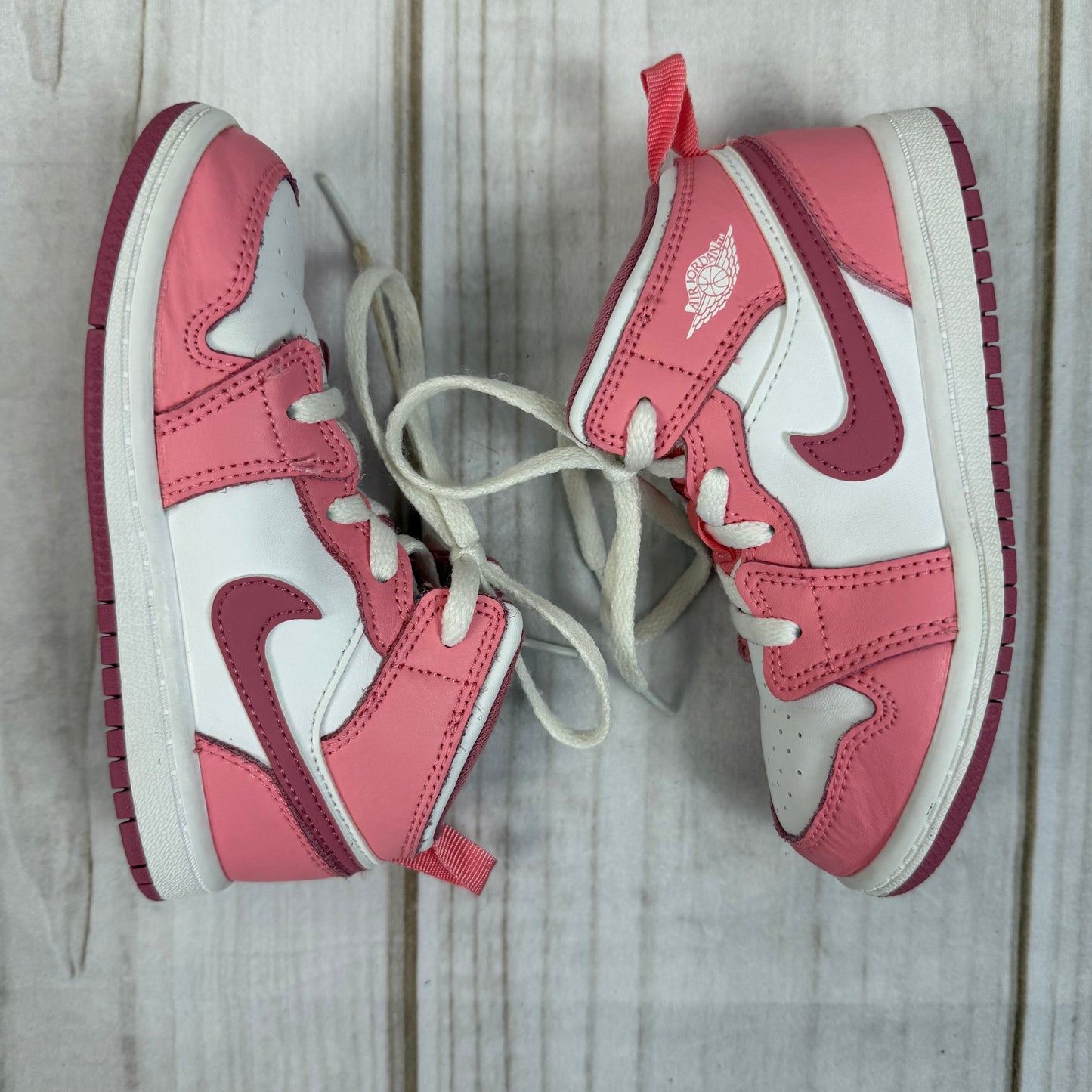 nike air jordan 1 retro mid valentine's day 9C