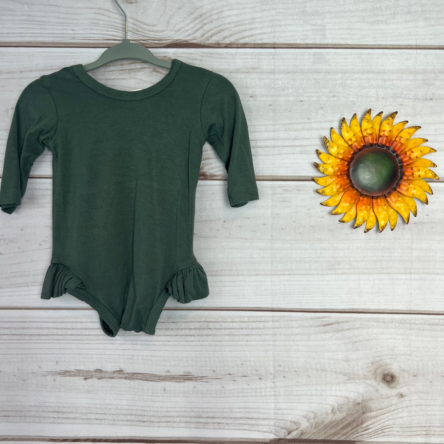 kate quinn ruffle leg bodysuit 0-3M