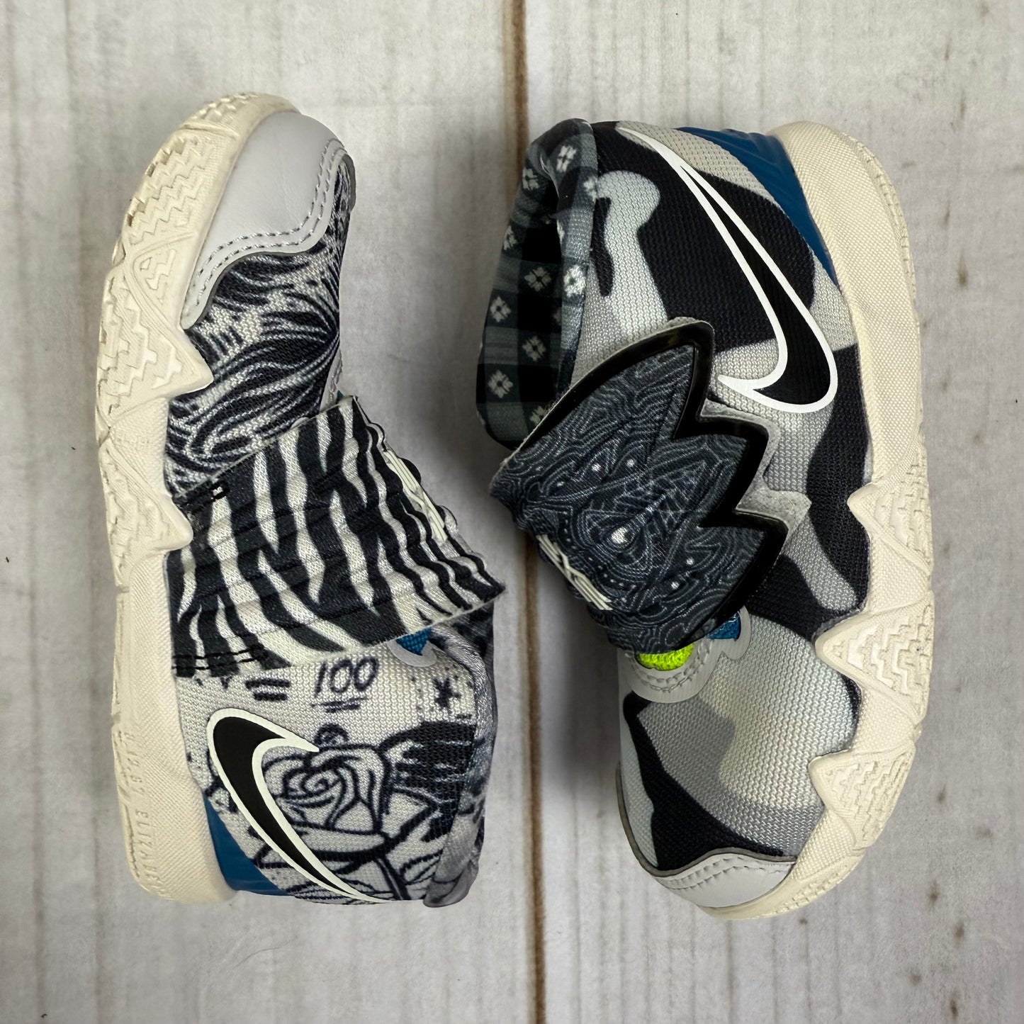 nike kybrid shoes 7C