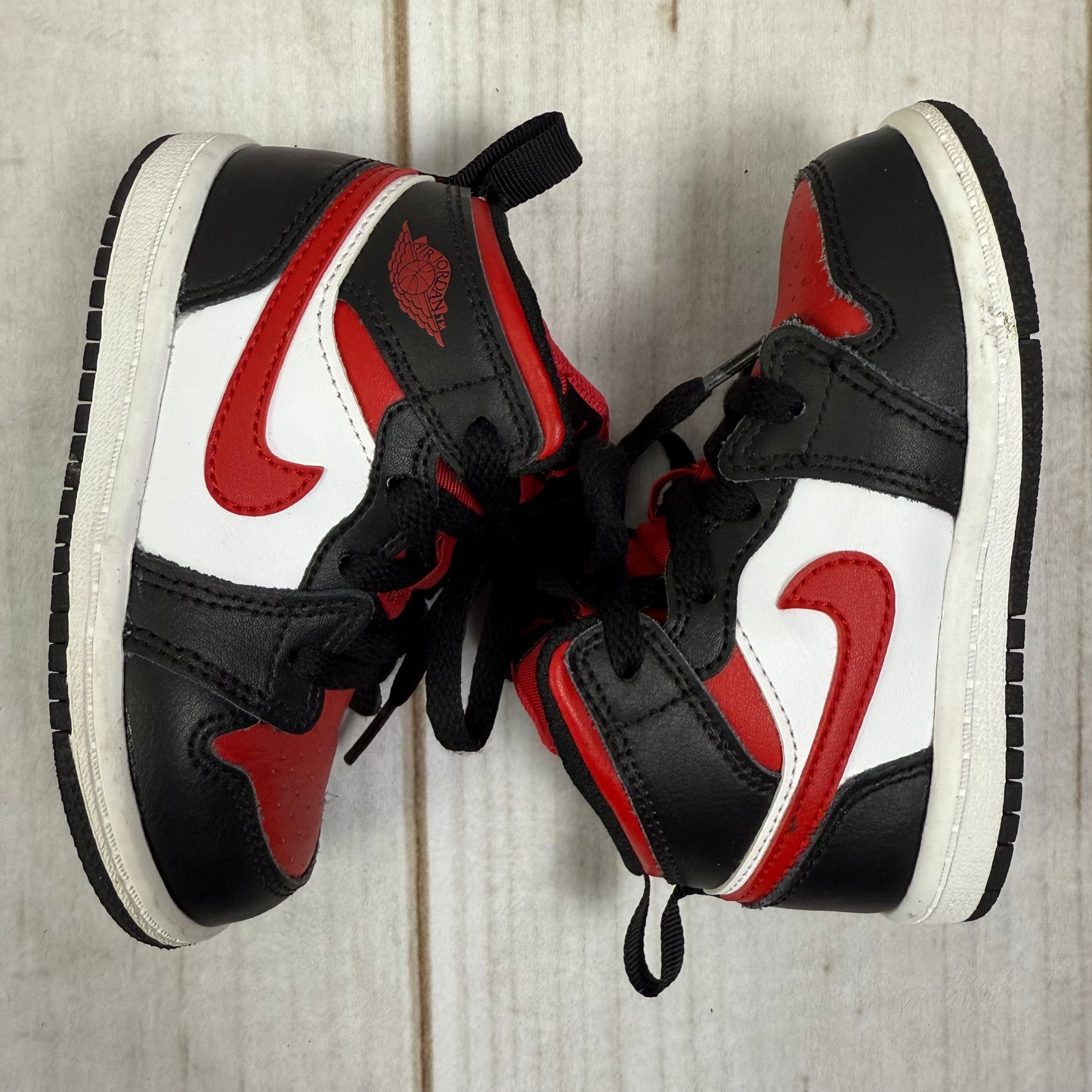 jordan 1 mid shoes 7C