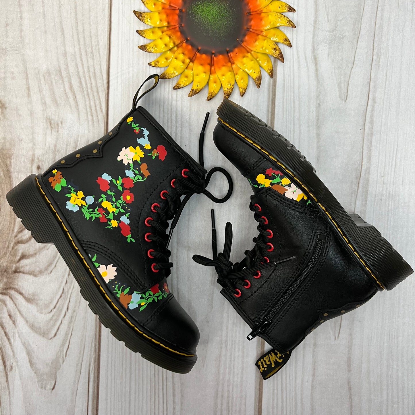 dr. martens junior 1460 flower boots 1Y