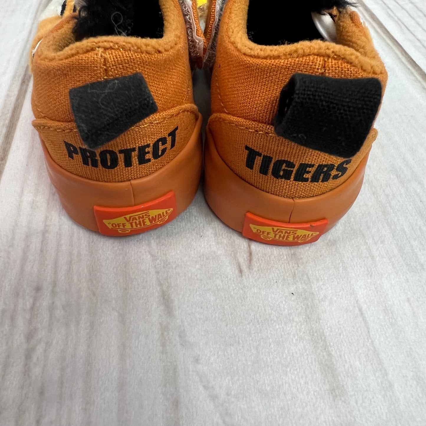 vans x project cat tiger slip on shoes 4C