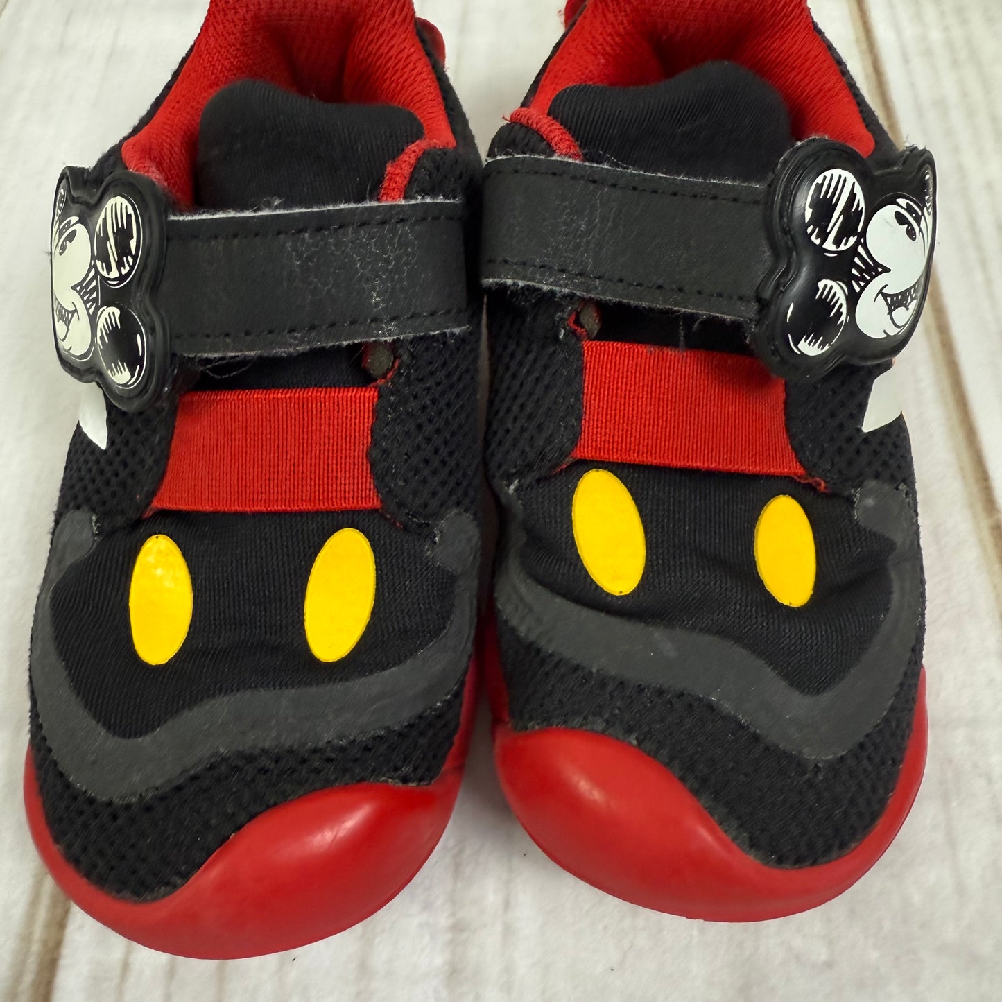 adidas x disney mickey mouse active play shoes 7C