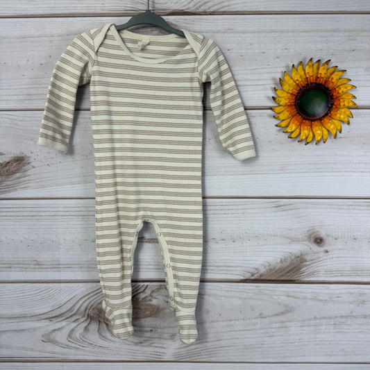 q by quicy mae footie 12-18M