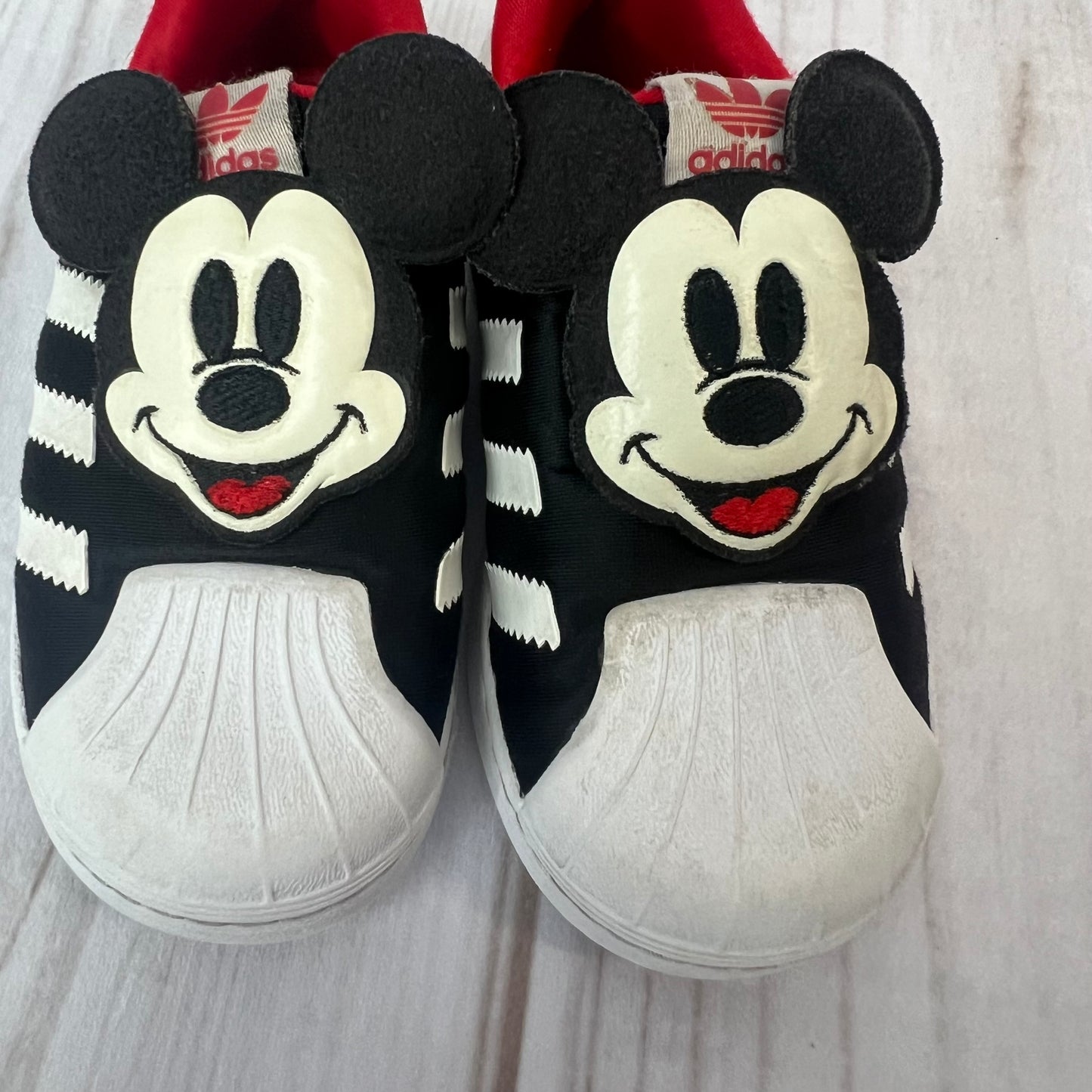 adidas x disney mickey superstar 8C