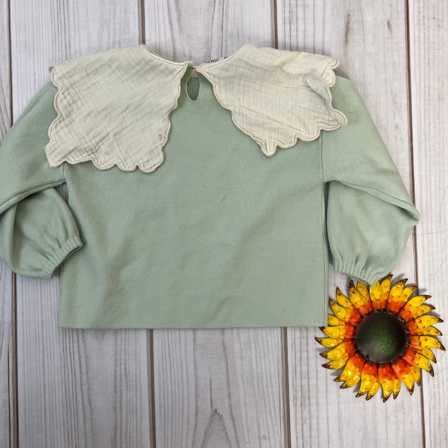 zara scalloped bib sweater 2/3T