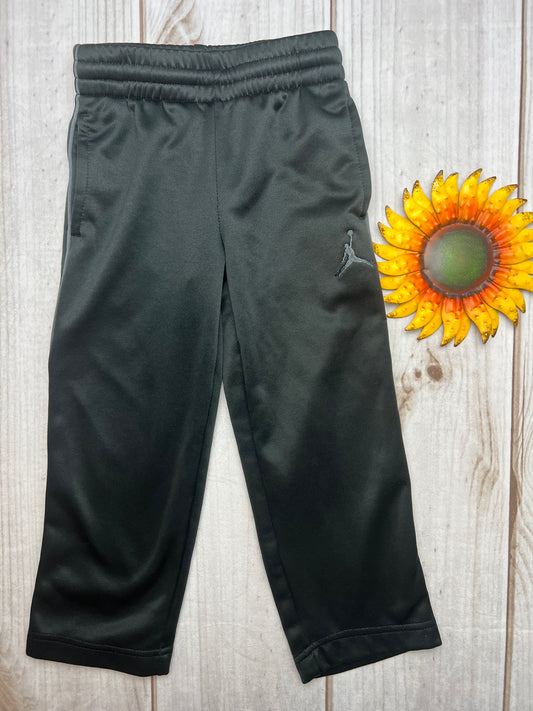 nike therma-fit pants 4T