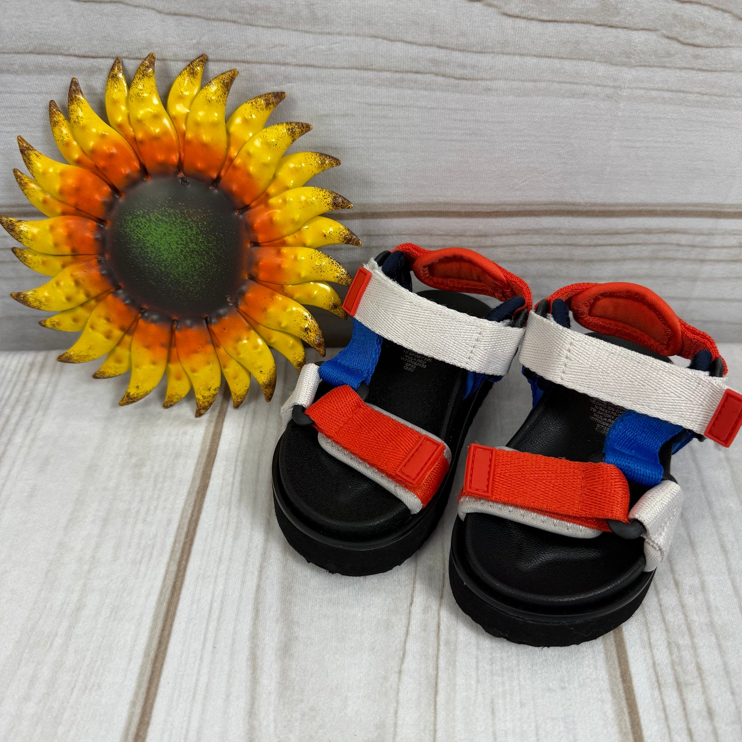 baby gap sporty sandals 5/6C