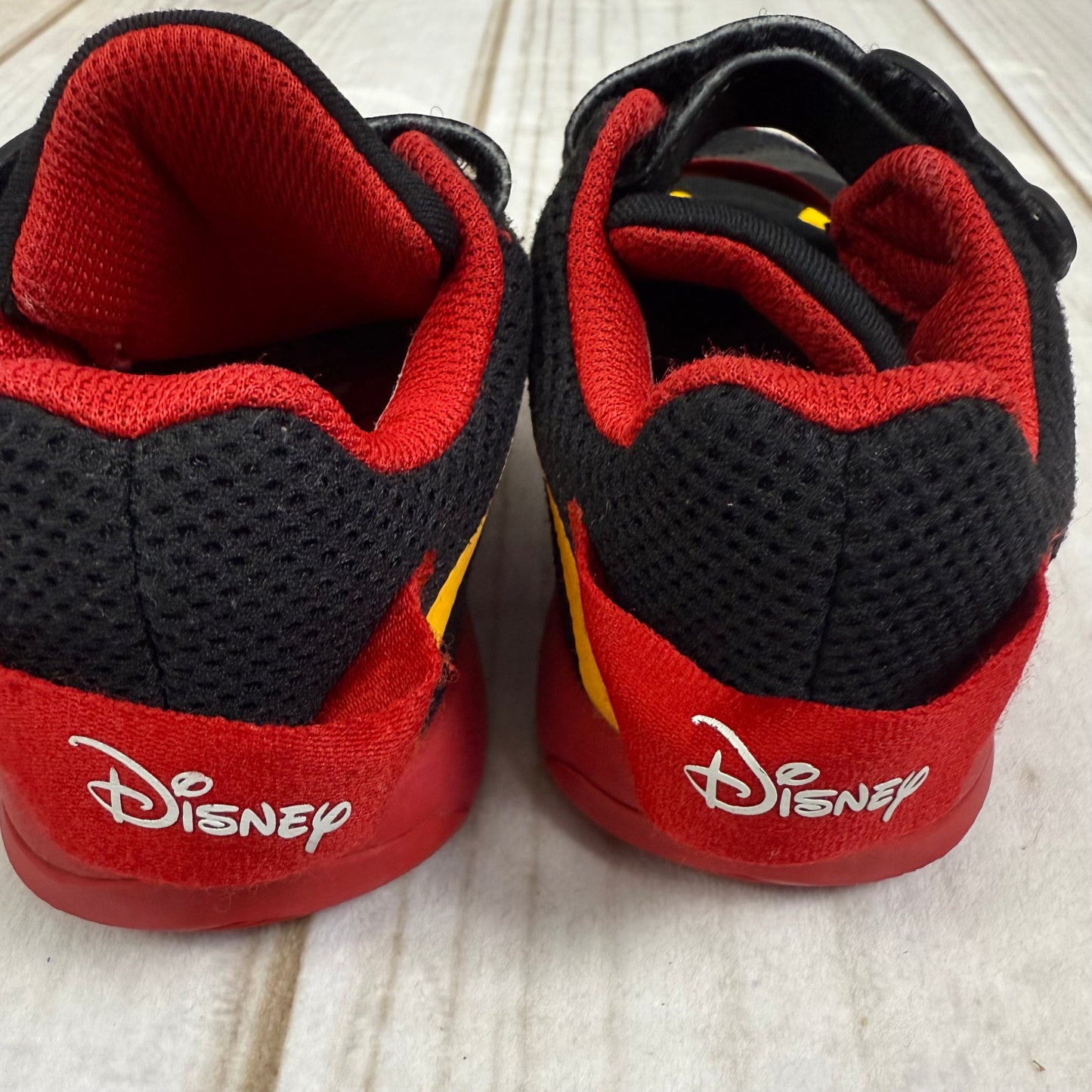 adidas x disney mickey mouse active play shoes 7C