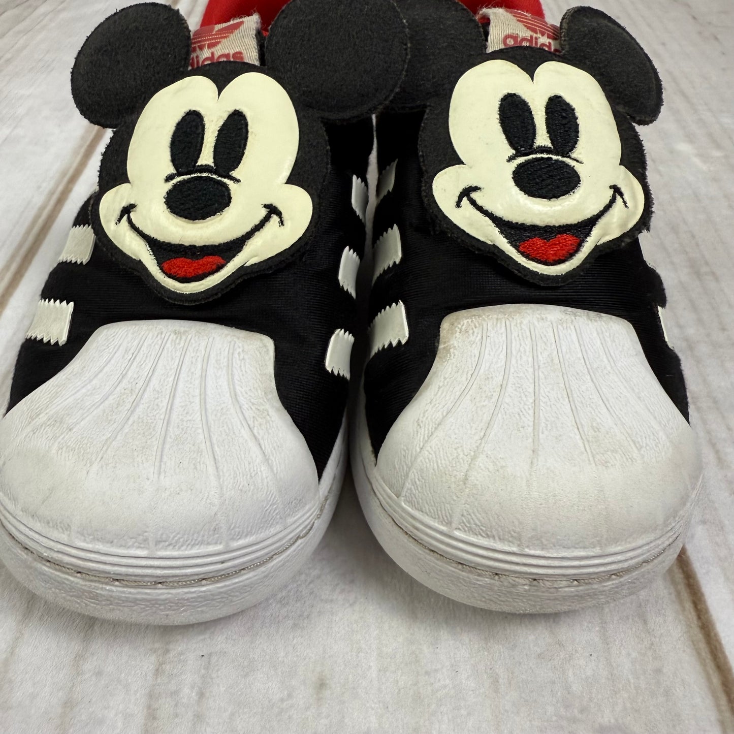 adidas x disney mickey superstar 8C