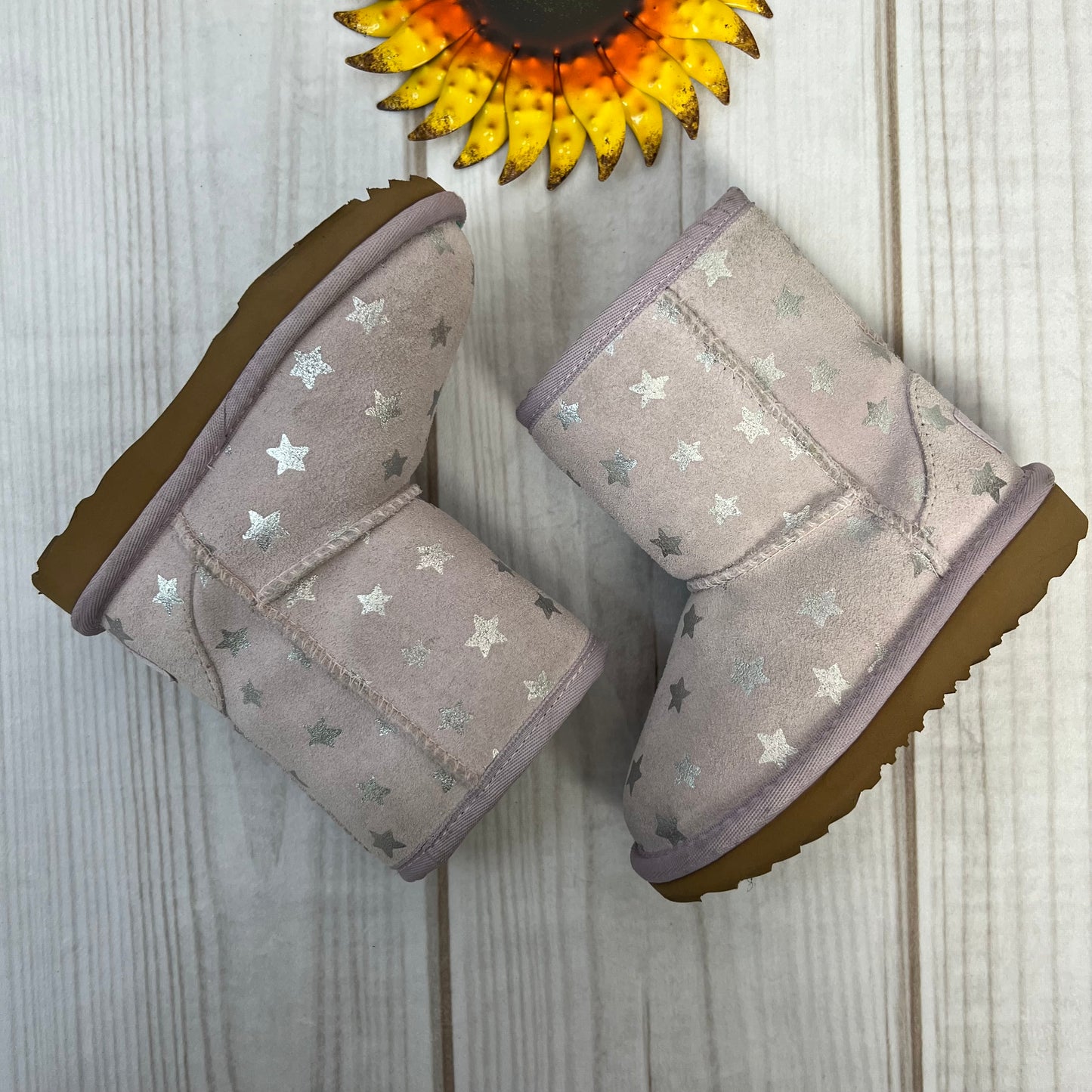 ugg boots lilac stars 8C