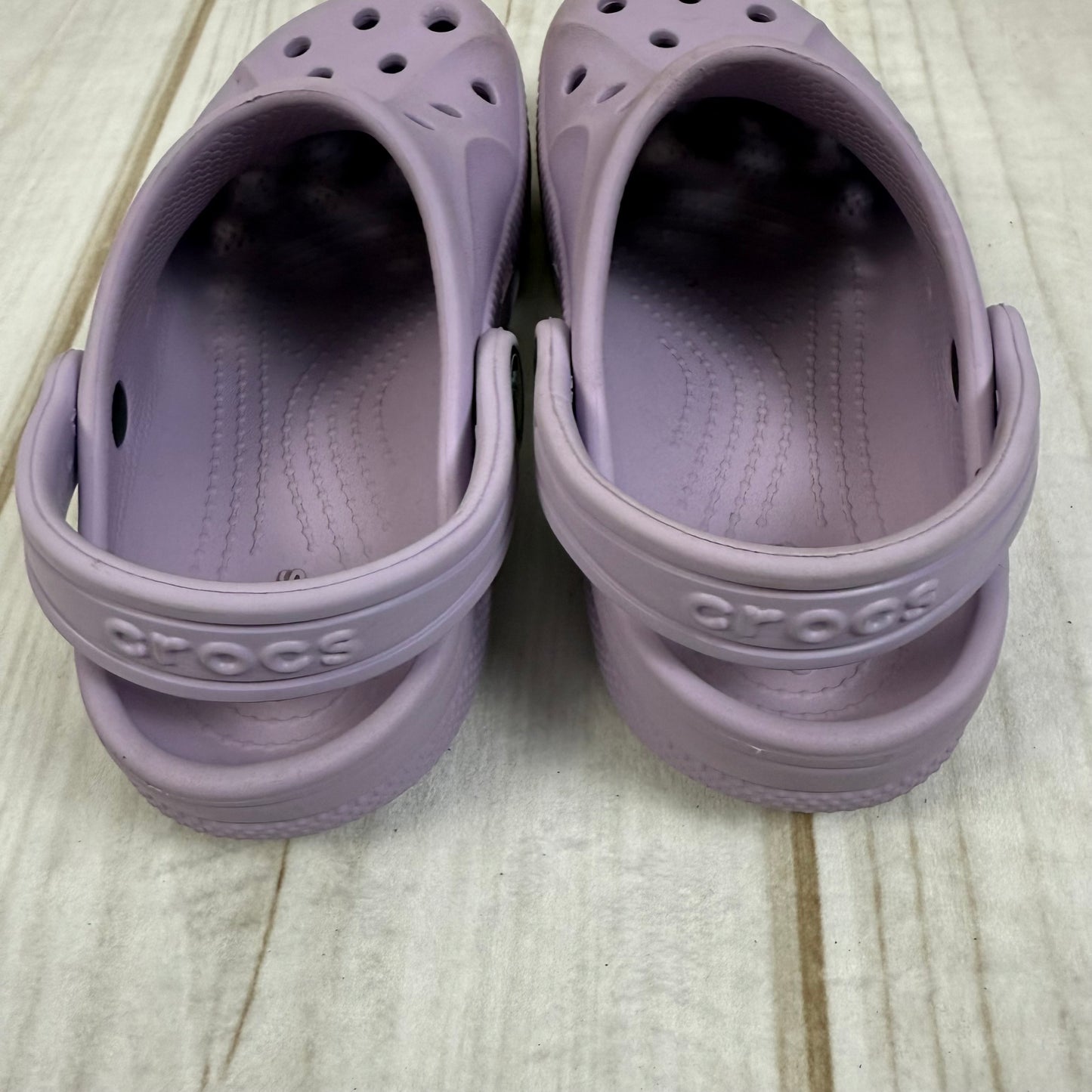 classic crocs 11C