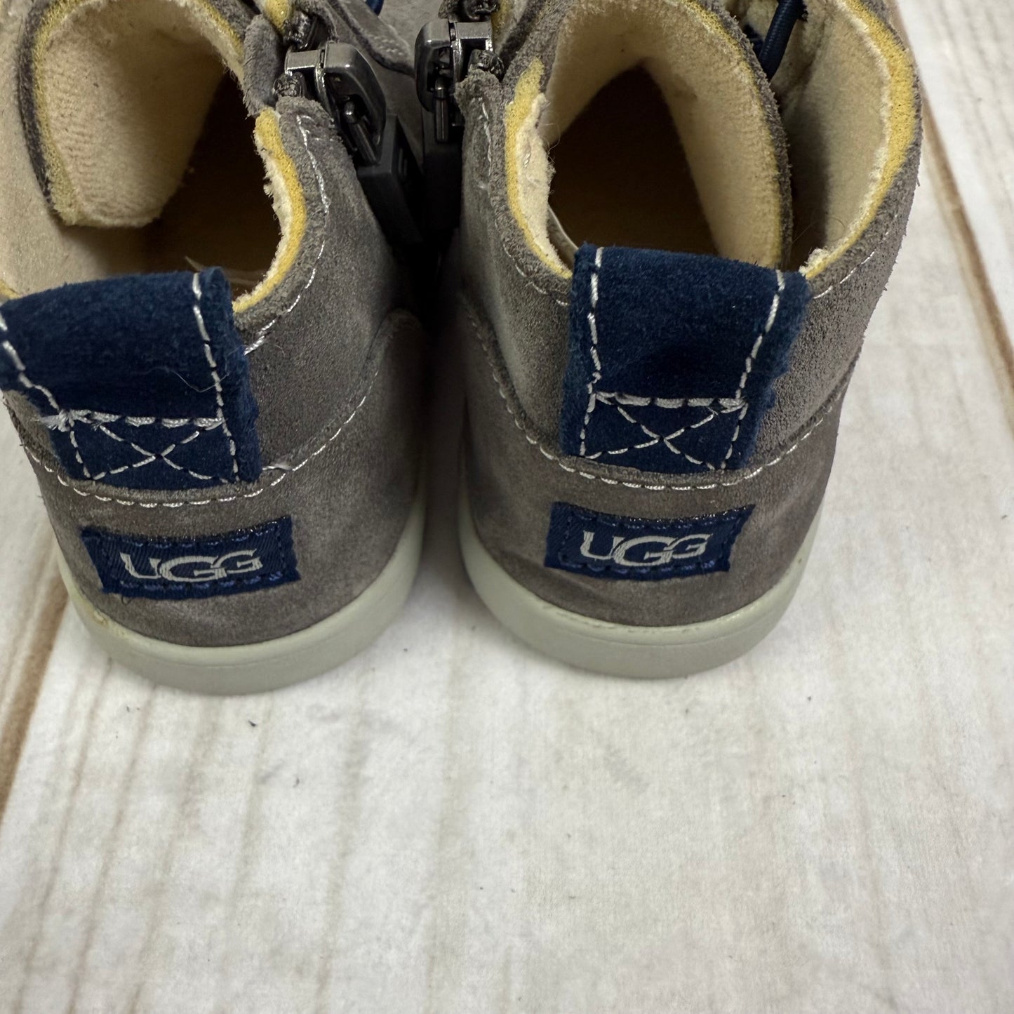 ugg kristjan chukka bootie 8C