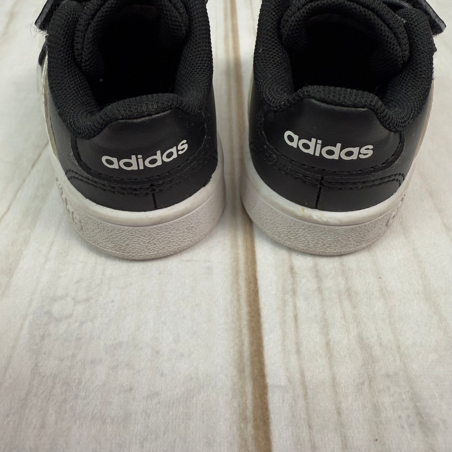 adidas grand court size 2.0 4C