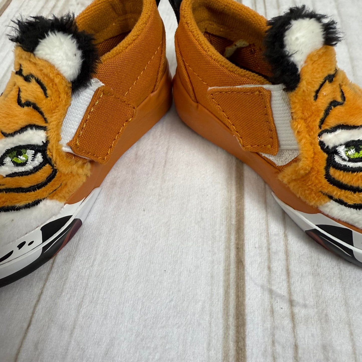 vans x project cat tiger slip on shoes 4C