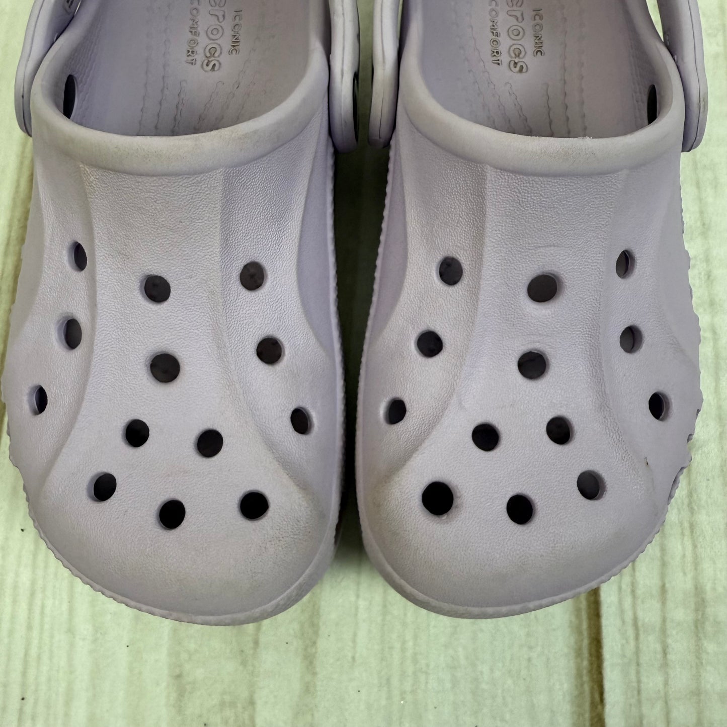 classic crocs 11C