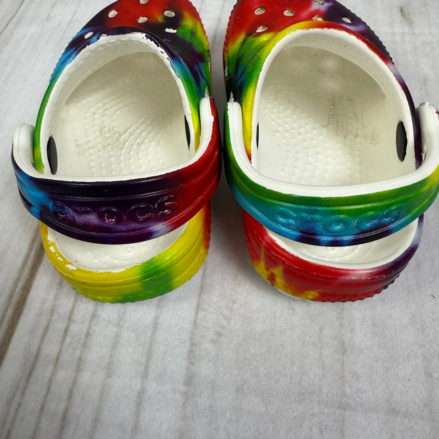 crocs tie dye 4C