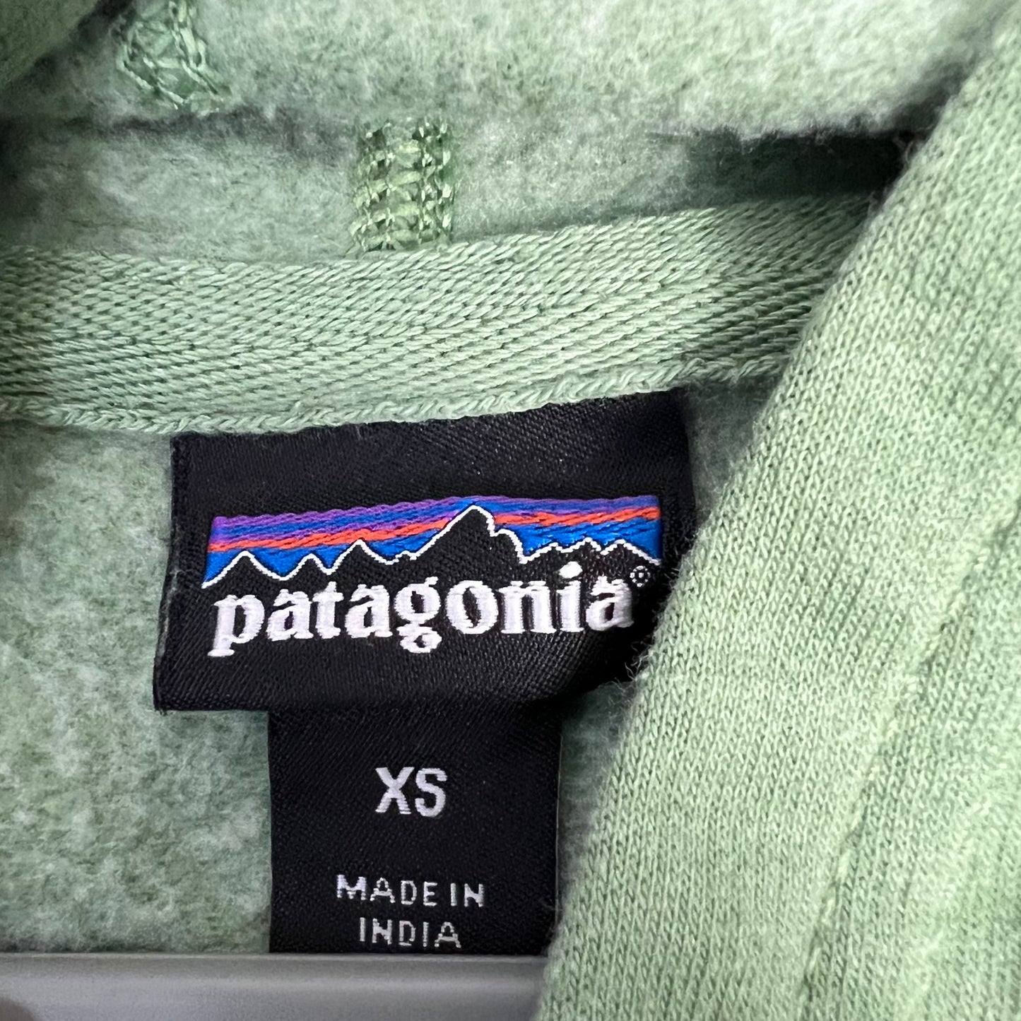 patagonia kids lightweight hoodie XS