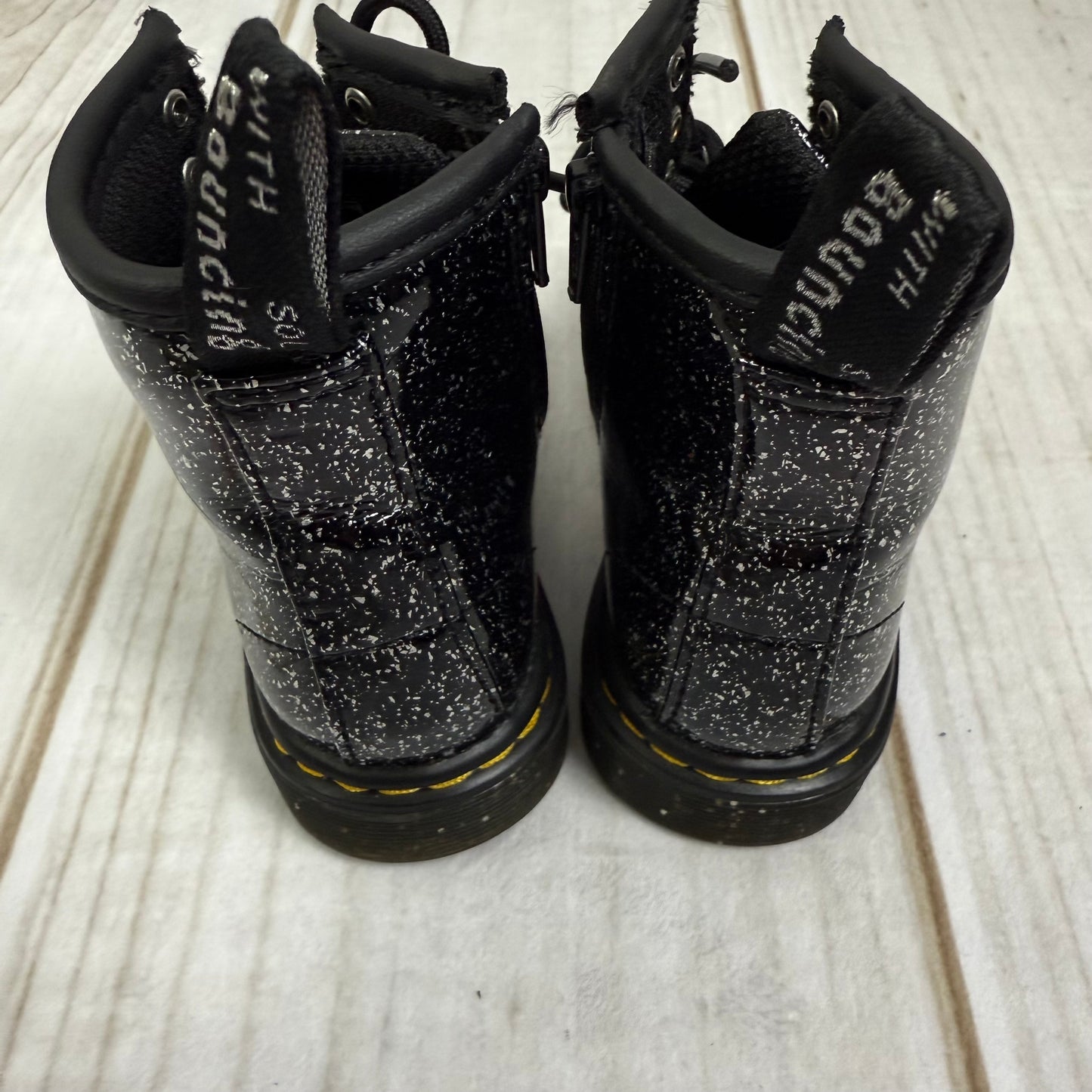 dr. martens 1460 glitter ankle boot 8C