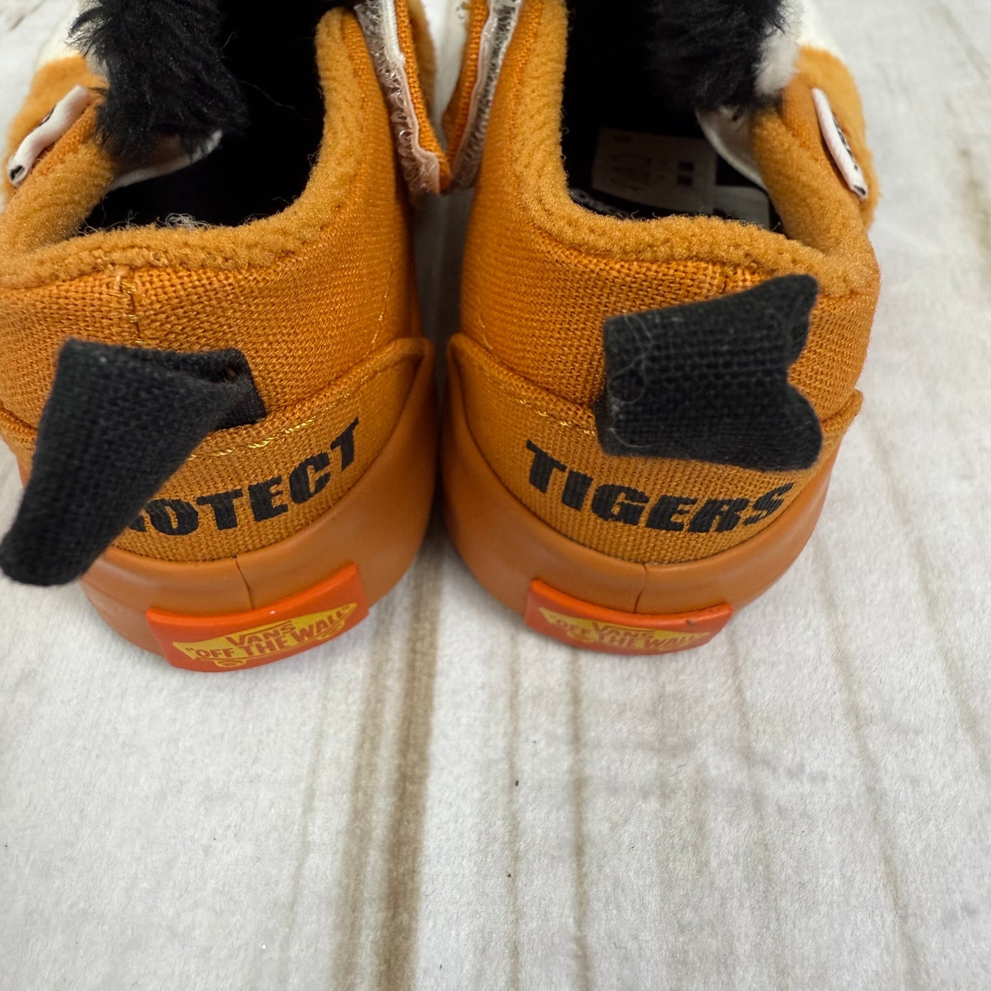 vans x project cat tiger slip on shoes 4C