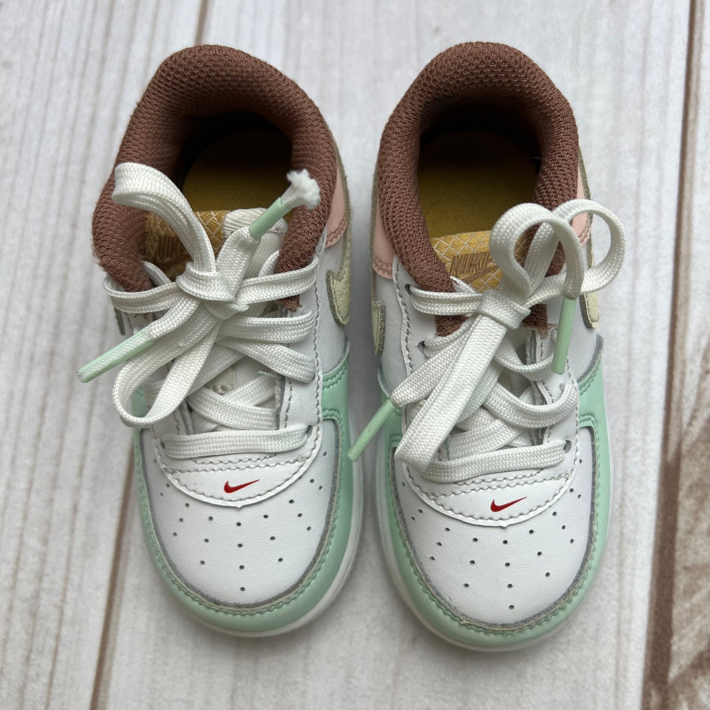 nike air force 1 LV8 7C