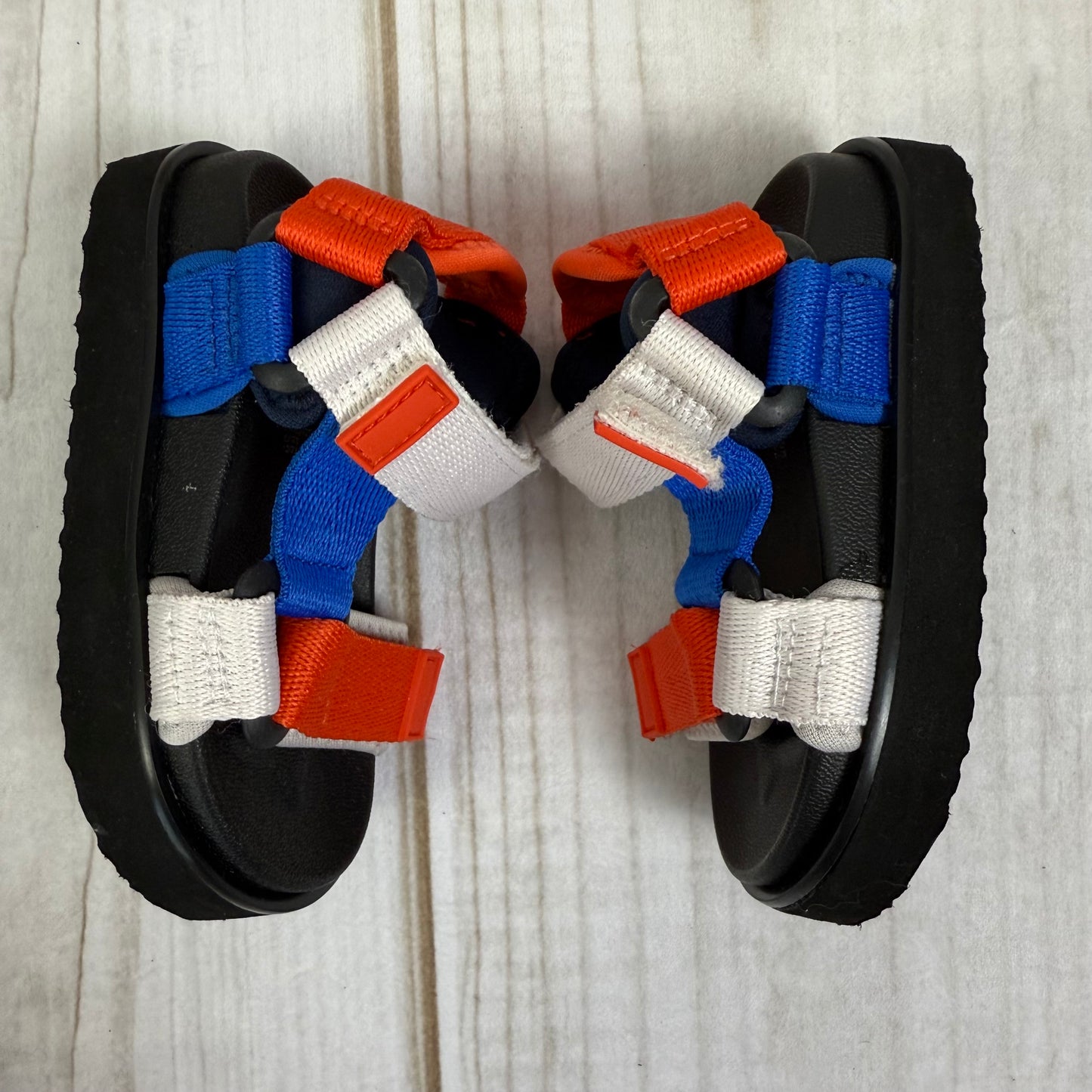 baby gap sporty sandals 5/6C