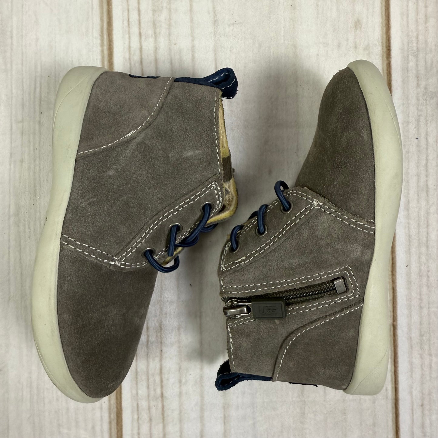 ugg kristjan chukka bootie 8C