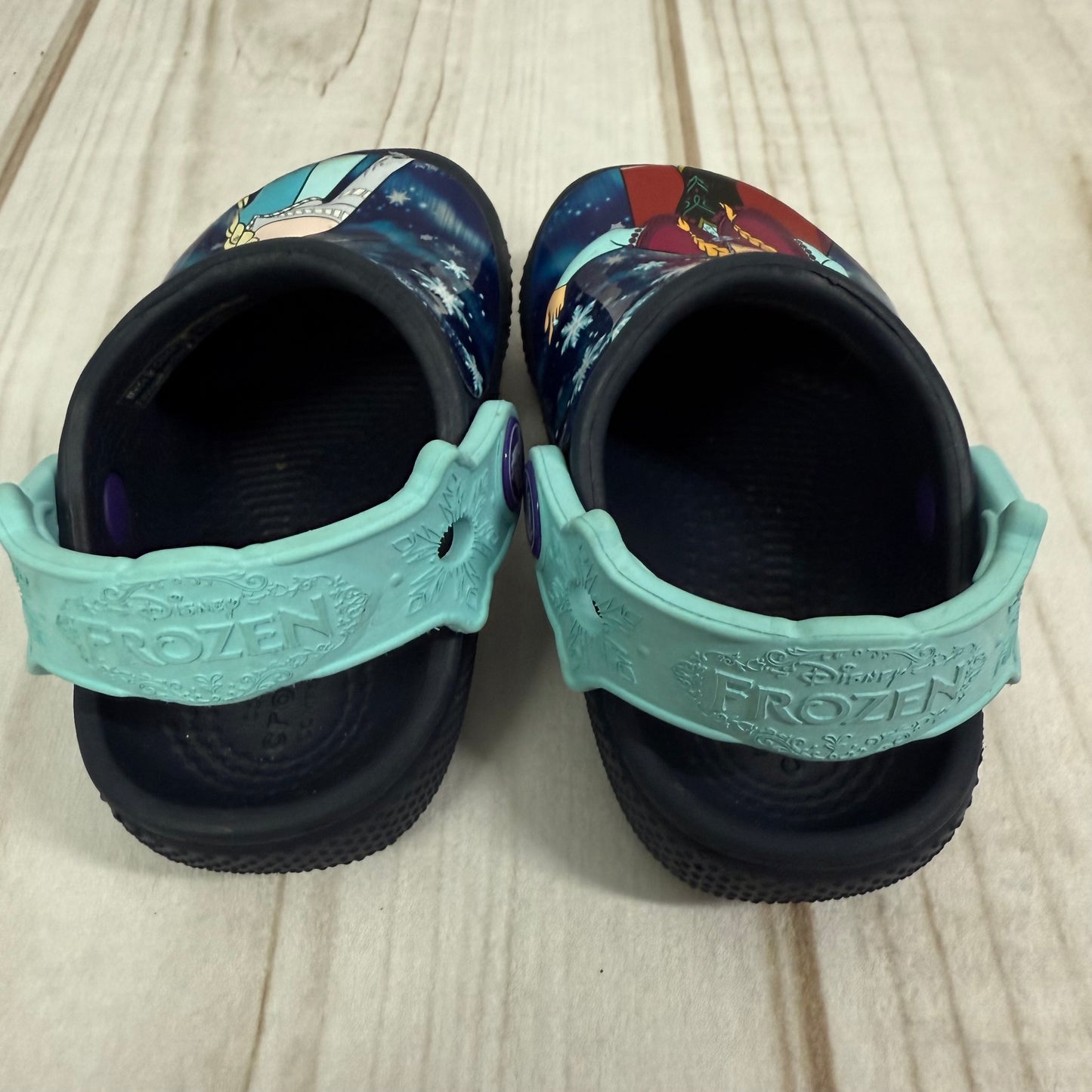 crocs funlab disney frozen clogs 4C