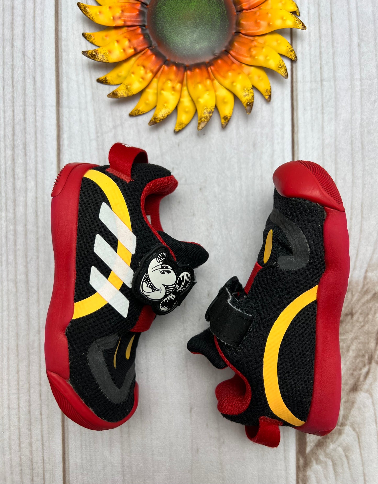 adidas x disney mickey mouse active play shoes 7C