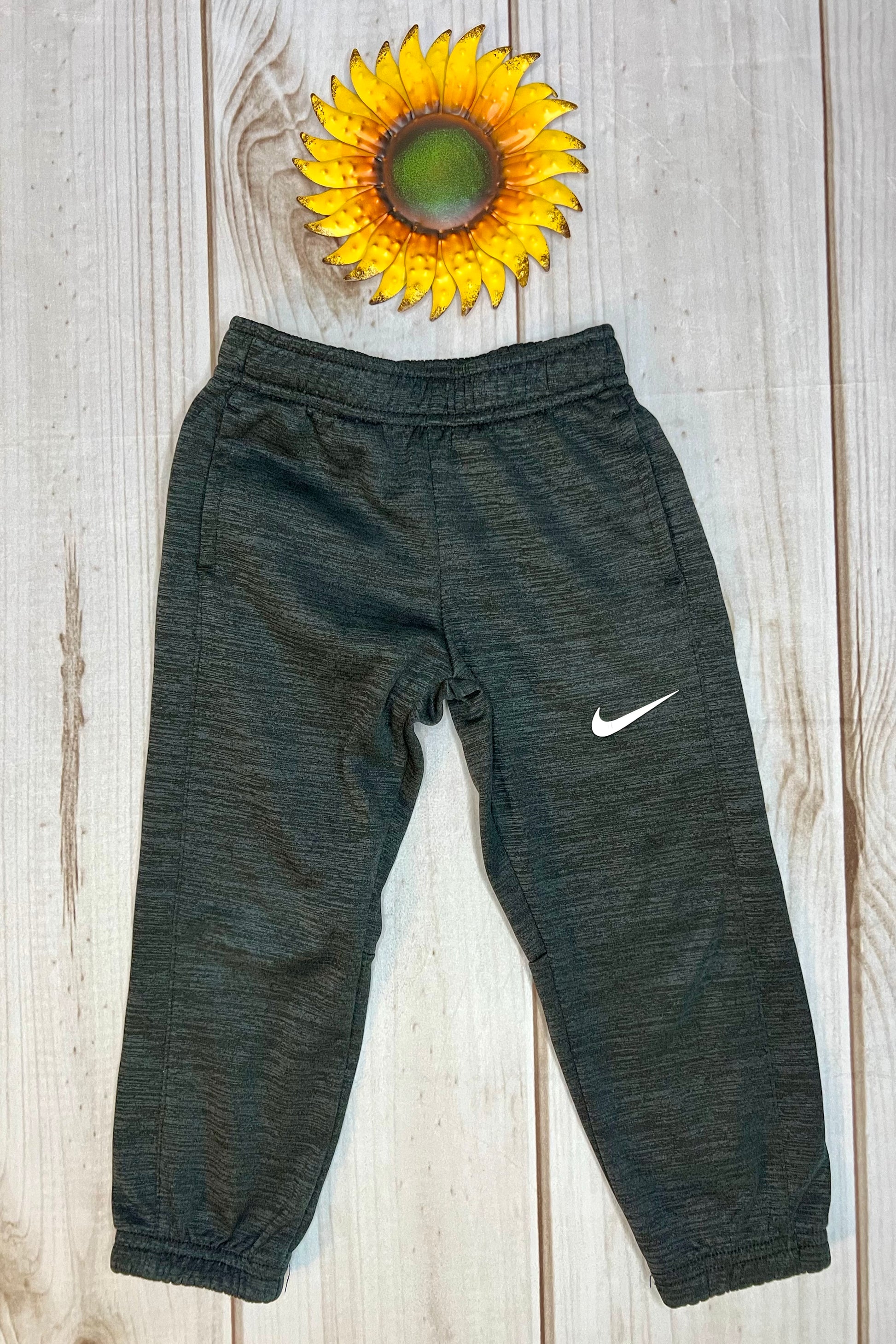 nike dri-fit joggers 4T - The Sunflower Baby Shop