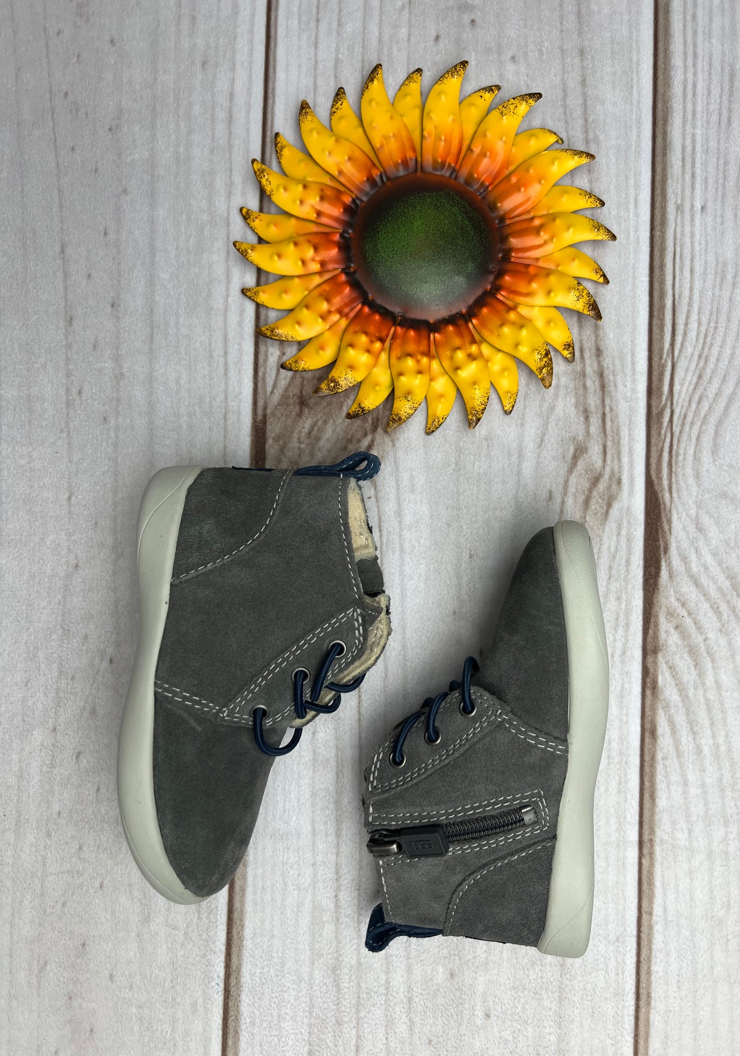 ugg kristjan chukka bootie 7C