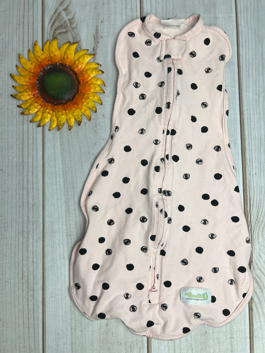 woombie swaddle 0-3M