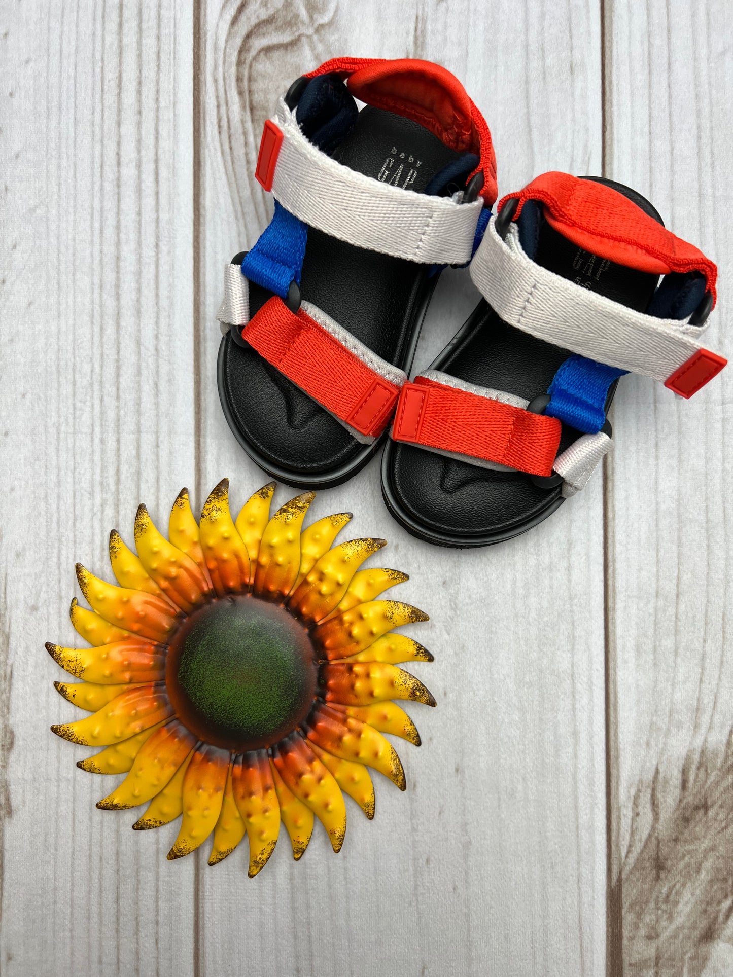 baby gap sporty sandals 5/6C